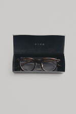 金子眼鏡×アメリのアイウェア、“80年代ヴィンテージ風”サングラス＆定番ウェリントン型眼鏡｜写真2