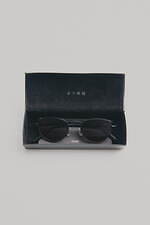 金子眼鏡×アメリのアイウェア、“80年代ヴィンテージ風”サングラス＆定番ウェリントン型眼鏡｜写真6