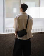 スタジオ ニコルソン×POTRのナイロンバッグ、拡張マチ付きボンサック＆首から下げるミニポーチ｜写真13