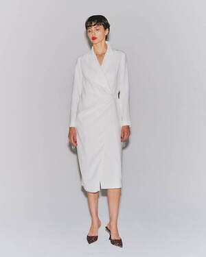 ルームエイト ブラック(Room no.8 / BLACK) 2025年春ウィメンズコレクション  - 写真1