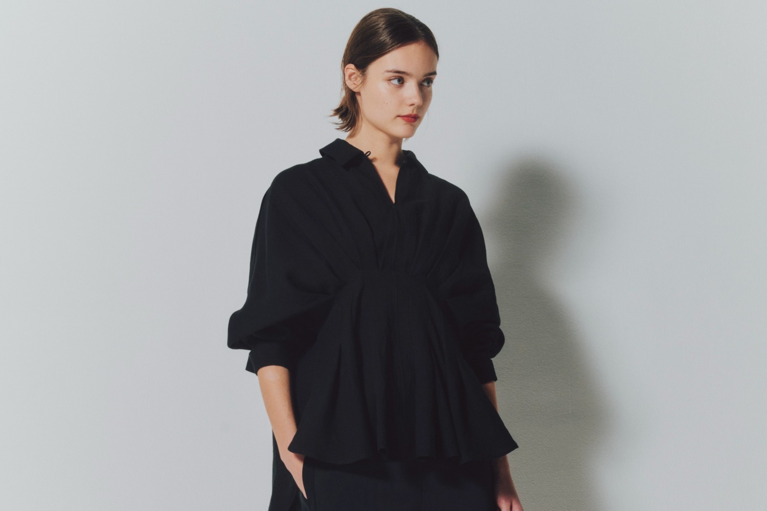 ルームエイト ブラック 2025年夏 ウィメンズ コレクション