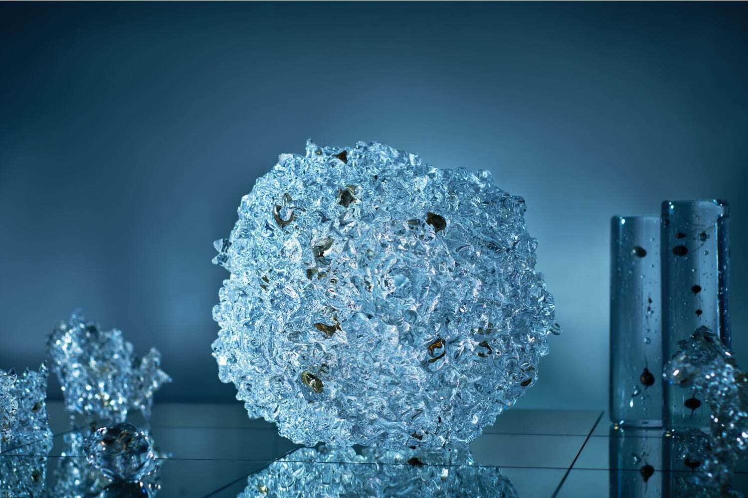 西洋美術｜金沢21世紀美術館“物質の可能性”を探るコレクション展、カールステン・ニコライら11人が出品