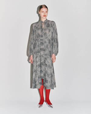 ルームエイト ブラック(Room no.8 / BLACK) 2024-25年秋冬ウィメンズコレクション  - 写真2