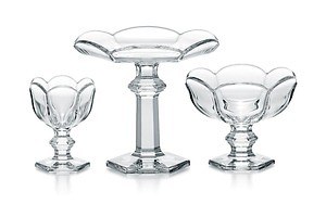 バカラ“チューリップ型”クリスタル食器、ふんわり花びらシェイプのボウルやプレートなど｜写真1