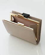 クルニ25年春夏“バイカラー”バッグ、キャンバスミニトートやゴールド留め具のミニ財布も｜写真46