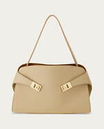 フェラガモ(Ferragamo) ハグ｜写真6