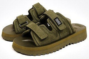 スイコック“スエード風ベルト”の厚底サンダル、ナイジェル・ケーボンコラボのグリーン＆ブラックで