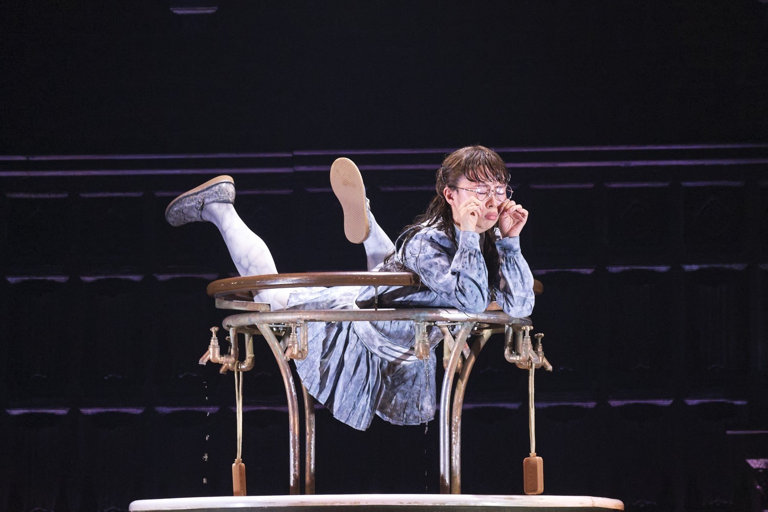 「ハリー・ポッター」シリーズおなじみの嘆きのマートル(役：出口稚子)も登場
写真提供：TBS／ホリプロ