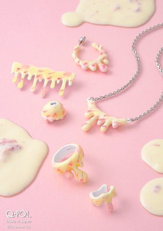Q-pot.“とろ～り”マーブル模様のアイスクリーム着想アクセサリー、苺ソース入りネックレスなど｜写真8