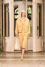 シャネル 2026年リゾートコレクション、気ままでグラマラスな装い｜写真14