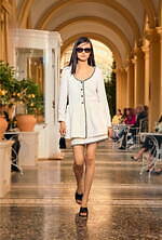 シャネル 2026年リゾートコレクション、気ままでグラマラスな装い｜写真28