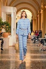 シャネル 2026年リゾートコレクション、気ままでグラマラスな装い｜写真31