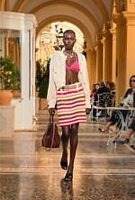 シャネル 2026年リゾートコレクション、気ままでグラマラスな装い｜写真35