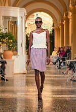 シャネル 2026年リゾートコレクション、気ままでグラマラスな装い｜写真42