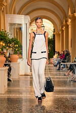 シャネル 2026年リゾートコレクション、気ままでグラマラスな装い｜写真5