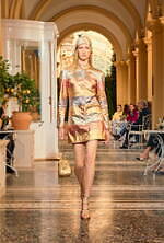 シャネル 2026年リゾートコレクション、気ままでグラマラスな装い｜写真9