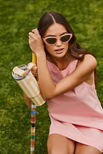 スタンレー“ビーチパラソル風”タンブラー、レトロな花柄やオールピンクのボトルも｜写真2