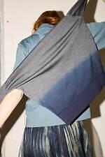 ジョン スメドレー×オーメ、“藍のグラデーション染め”ふんわりウールニット｜写真11