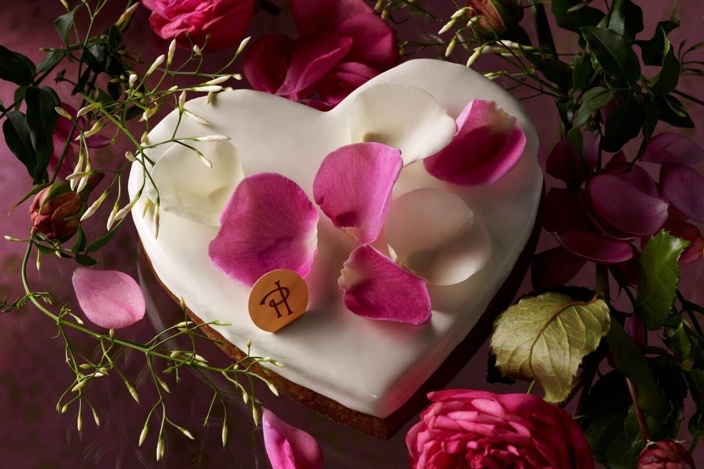 タルト｜ピエール・エルメ・パリ「ハート型ケーキ」薔薇クリーム＆ライチの“イスパハン”ショートケーキなど