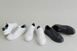リーガル“白＆黒”の上品レザースニーカー、ゴアテックス搭載の透湿防水仕様