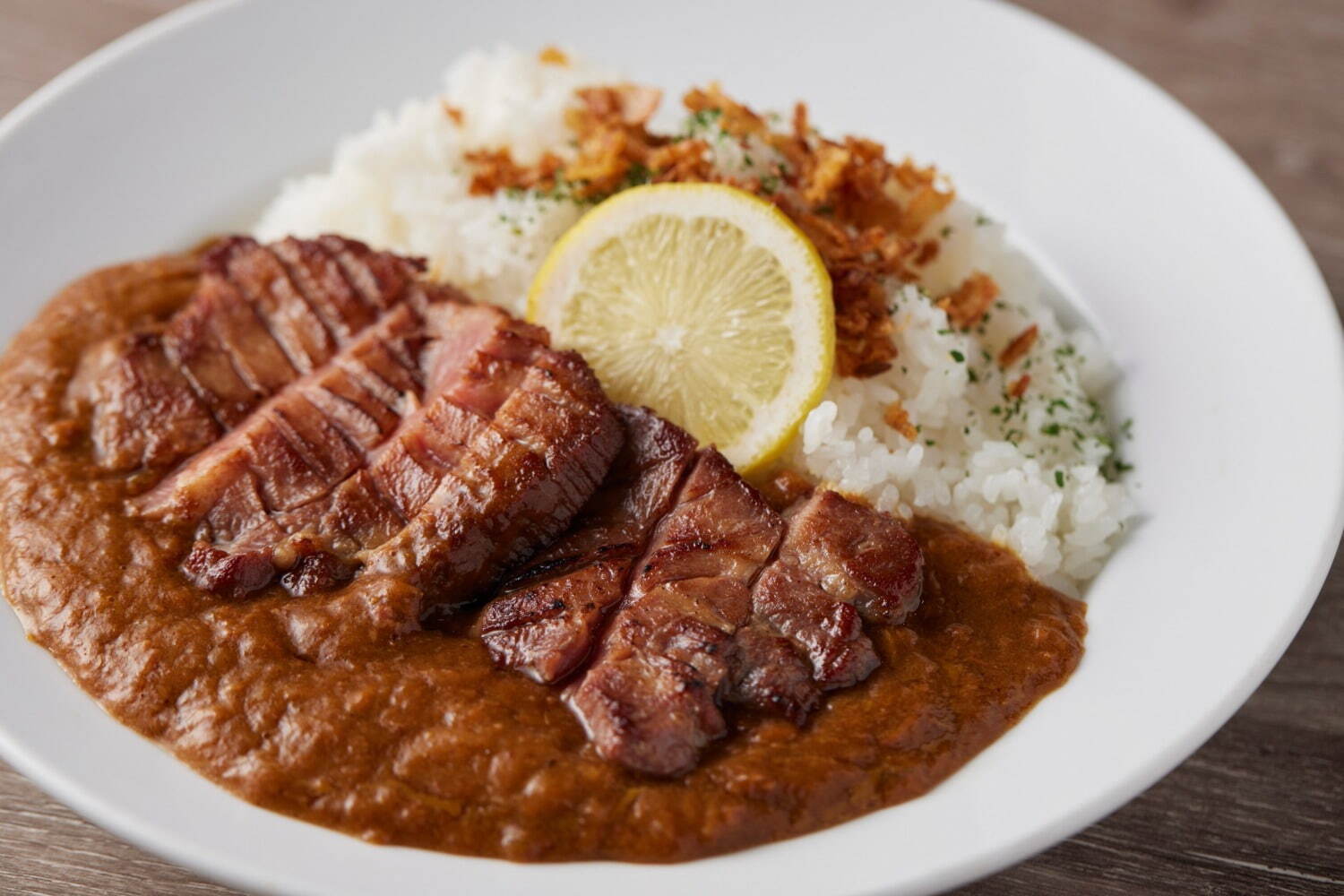 「湘南カレーフェス」濃厚牛タンカレーや福神漬け入りカレーパンなど、湘南T-SITEで｜写真2