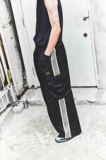 ニードルズ×ウィズム“グリーンの蝶柄刺繍”トラックパンツ、カーゴポケット付きの大胆シルエットで｜写真5