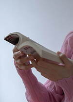 ジェーン スミス“シアー×クロップド丈”のロングスリーブカーディガン、カバーコード限定で｜写真17