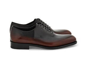 フェラガモのメンズシューズ、グラデーションレザーのダービーシューズや厚底ローファー｜写真1