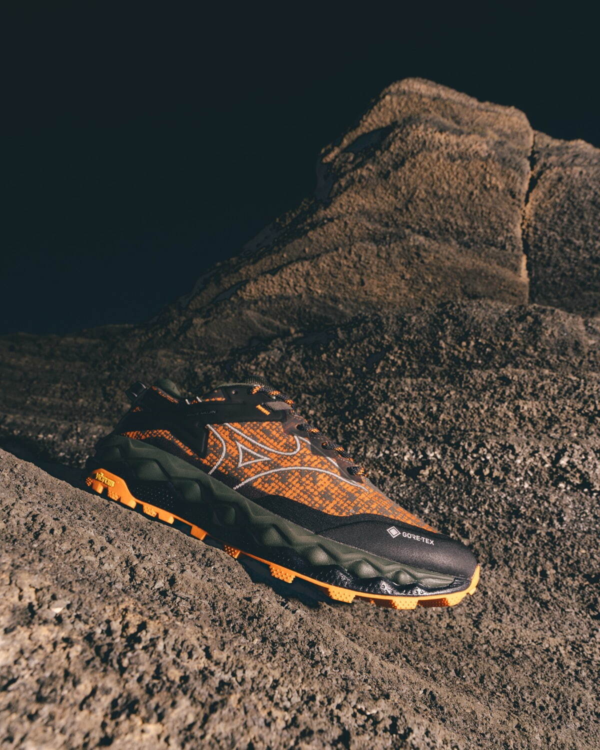 ミズノ×マハリシのゴアテックス搭載スニーカー、“デジタル調”カモフラージュ柄アッパーで｜写真8