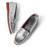 ミネトンカ“カラフルローファー”パステルブルーやシルバーの新作、ビーズ刺繍のキルトローファーも｜写真15