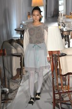 ボシュプルメット(bortsprungt.) THROUGH｜写真5