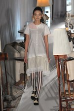 ボシュプルメット(bortsprungt.) THROUGH｜写真7