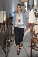 ボシュプルメット(bortsprungt.) THROUGH｜写真9