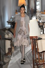 ボシュプルメット(bortsprungt.) THROUGH｜写真11