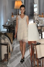 ボシュプルメット(bortsprungt.) THROUGH｜写真12