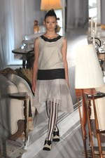 ボシュプルメット(bortsprungt.) THROUGH｜写真16