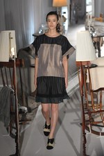 ボシュプルメット(bortsprungt.) THROUGH｜写真18