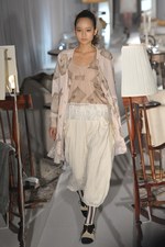 ボシュプルメット(bortsprungt.) THROUGH｜写真25