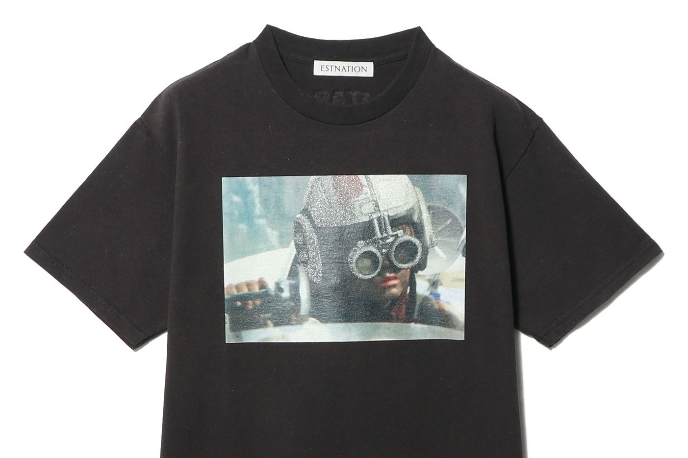 コラボレーション｜映画『スター・ウォーズ』×エストネーション限定Tシャツ、映画シーンをキラキラ光るラメプリントで