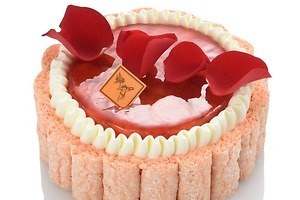 フレデリック・カッセルの母の日“バラの花びら”飾ったフランボワーズケーキなど