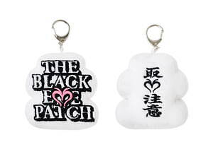 マウジー×ブラック アイ パッチ ウーマン、“ハートロゴ”のピタッとTシャツやフリルキャミソール｜写真16