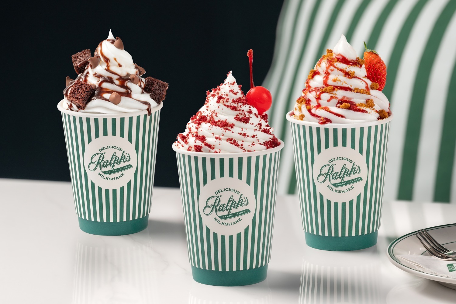 ミルクシェイク｜ラルフズ コーヒー“デザート風”新作ミルクシェイク、濃厚チョコレートケーキ＆苺チーズケーキ味など