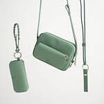 ブラン“切り替えテンプル”のオーバル型サングラス、伊勢丹新宿店限定セージグリーンのレザーグッズも｜写真2