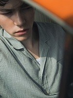 ナイスネスのアーバンリサーチ限定半袖シャツ、手紡ぎ・手織りの“格子柄”コットンで｜写真1