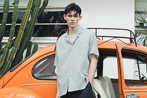 ナイスネスのアーバンリサーチ限定半袖シャツ、手紡ぎ・手織りの“格子柄”コットンで | アーバンリサーチ