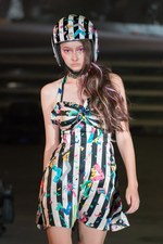 スレトシス 2015年春夏コレクション - キュートなエナジーを身に纏う、80sポップガール｜写真8