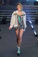 スレトシス 2015年春夏コレクション - キュートなエナジーを身に纏う、80sポップガール｜写真33