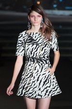 スレトシス 2015年春夏コレクション - キュートなエナジーを身に纏う、80sポップガール｜写真55