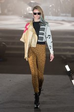 スレトシス 2015年春夏コレクション - キュートなエナジーを身に纏う、80sポップガール｜写真56