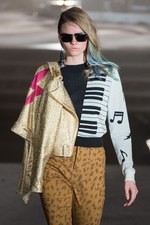 スレトシス 2015年春夏コレクション - キュートなエナジーを身に纏う、80sポップガール｜写真57